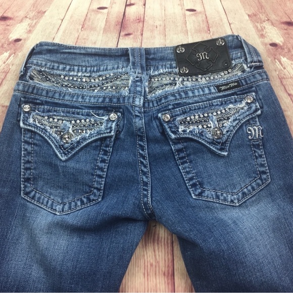 Miss Me JP6092P Denim Capri
Size 28 - Picture 13 of 13